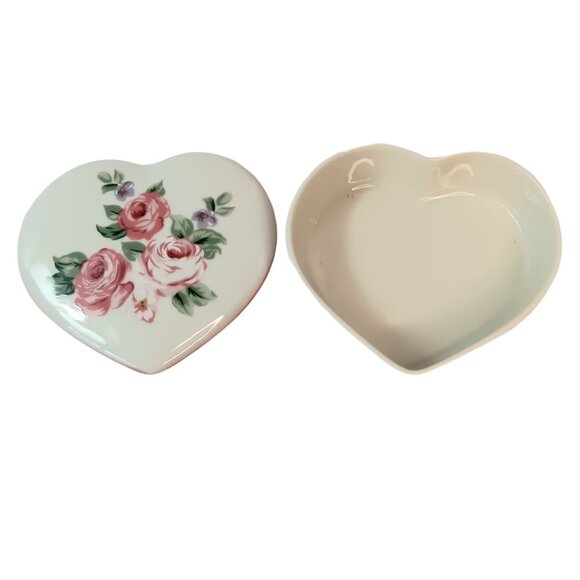 Heart Shaped Floral Trinket Box with Lid Vintage Made in Japan - Picture 4 of 8